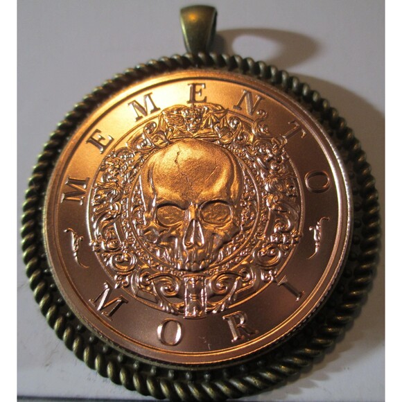 Memento Mori -Remember That You Must Die-Fine Copper High Relief Round/Pendant - Picture 1 of 7